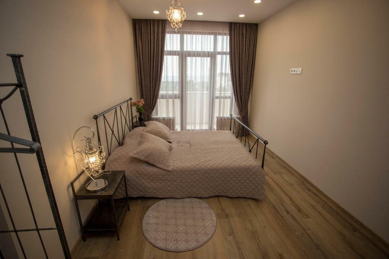 Nano'S Exclusive Fashionable Apartment Батуми Экстерьер фото