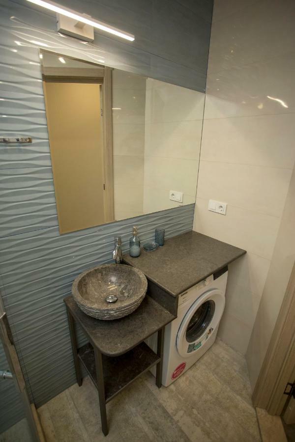 Nano'S Exclusive Fashionable Apartment Батуми Экстерьер фото