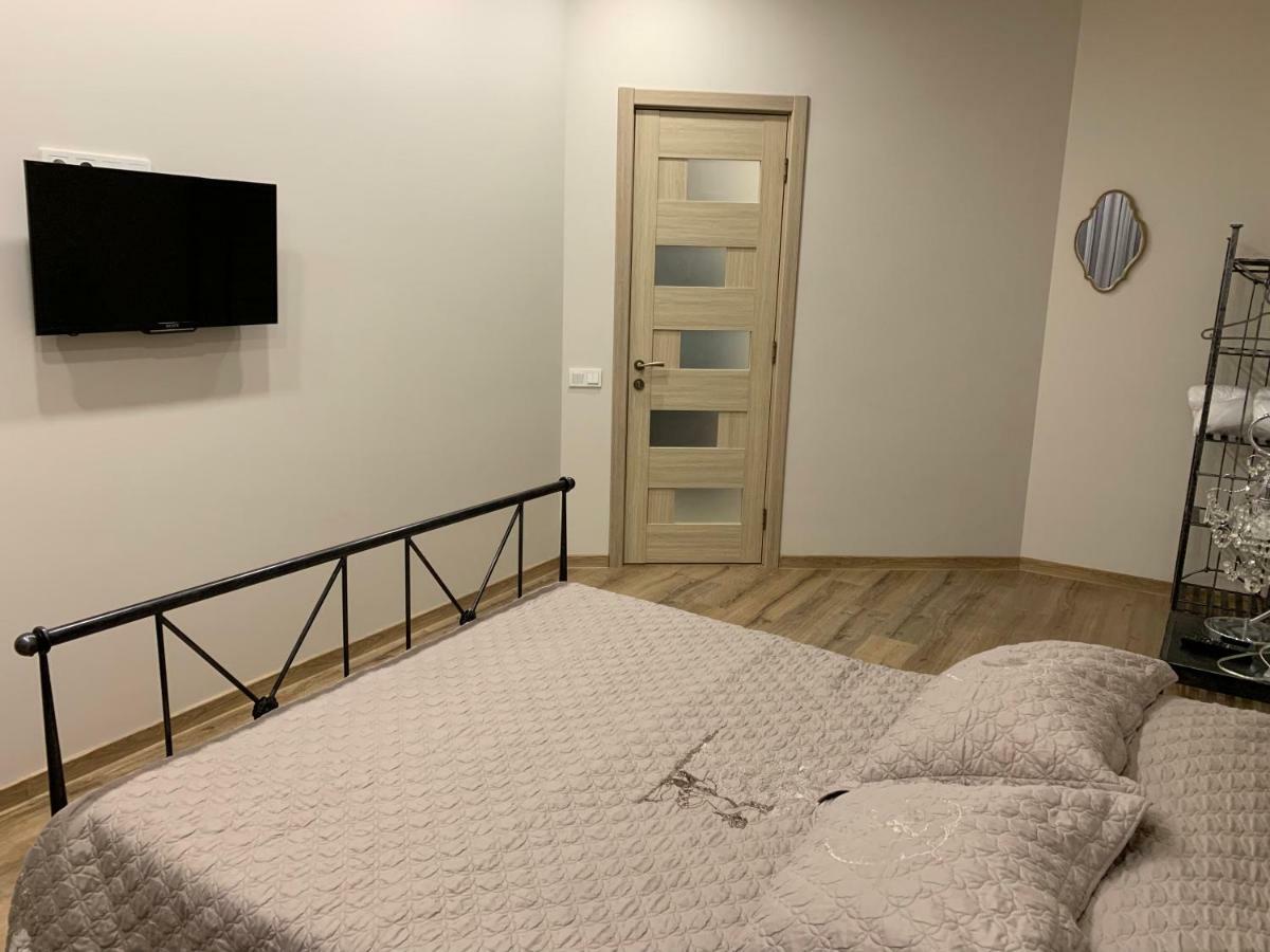 Nano'S Exclusive Fashionable Apartment Батуми Экстерьер фото